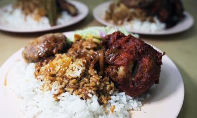 This Place Serves Nasi Kandar with Over 25 Dishes at One Go! - Munch by WORLD OF BUZZ