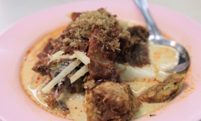 This Lontong Joint in Shah Alam Has Been Around for Over 40 Years! - Munch by WORLD OF BUZZ