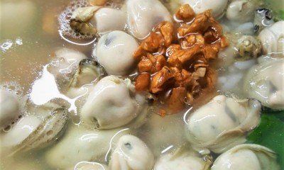 Bangkok's Best Oyster Porridge! - Munch by WORLD OF BUZZ